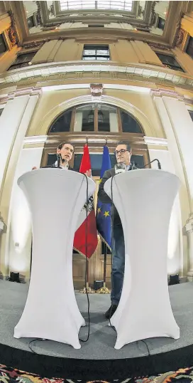  ??  ?? Sebastian Kurz und Heinz-Christian Strache treten gemeinsam auf. Welche Pläne für Österreich haben sie gemeinsam?