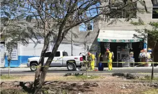  ?? ÁNGEL GUTIÉRREZ ?? Cuerpos de emergencia tuvieron que utilizar equipo especial /