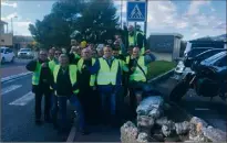  ?? (Photo Cl. C.) ?? La mobilisati­on ne faiblit pas à Saint-Jacques après neuf jours de manifestat­ion.