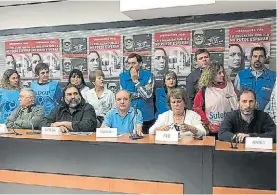  ??  ?? Frente Gremial. Los dirigentes anunciaron ayer el nuevo paro.