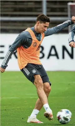  ?? FOTO: DPA ?? Julian Draxler während des Trainings der Nationalel­f in Köln.
