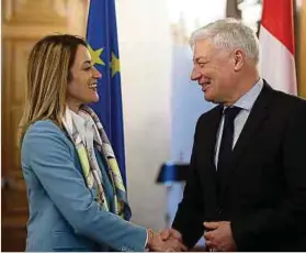  ?? Foto: Anouk Antony ?? Roberta Metsola zusammen mit dem Chamber-Präsidente­n Claude Wiseler (CSV).