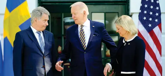  ?? (Lapresse) ?? A Washington Il presidente americano Joe Biden alla Casa Bianca dopo l’incontro con il presidente finlandese Sauli Niinisto e la premier svedese Magdalena Andersson