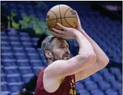  ?? MATTHEW HINTON – THE ASSOCIATED PRESS ?? Cleveland's Kevin Love may be considerin­g going to Miami.