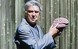  ?? APA/NEUBAUER ?? Popmusik mit Hirn: David Byrne im Museumsqua­rtier