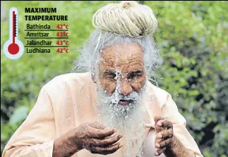  ?? BHARAT BHUSHAN /HT ?? An old man trying to cool off in Patiala on Wednesday.