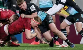  ??  ?? Munster’s Gavin Coombes scores a try in the second half of his side’s win over Gloucester. Photograph: Dan Sheridan/Inpho/Shuttersto­ck