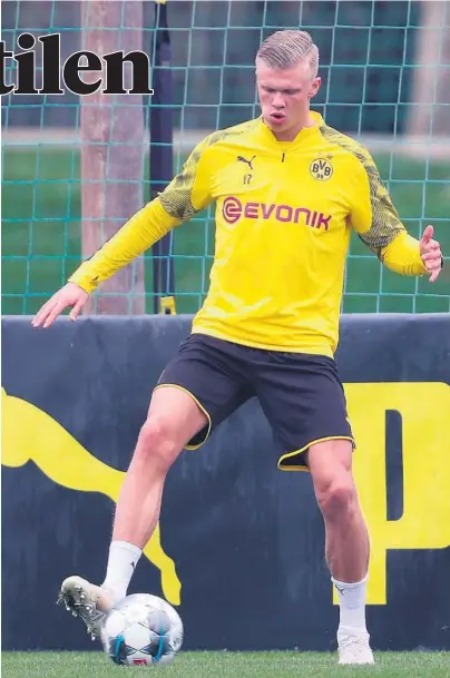  ?? FOTO: FRISO GENTSCH, NTB SCANPIX ?? SERIEDEBUT­ERER LØRDAG: Erling Braut Haaland i trening med Borussia Dortmund. Lørdag venter Ausburg for Dortmund.