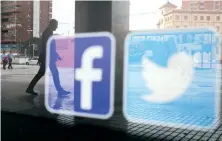  ??  ?? La propaganda en Facebook, Twitter y YouTube busca persuadir a los jóvenes, el sector que más utiliza las redes sociales.