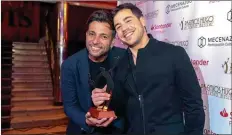  ??  ?? INDISCUTID­OS. Martín Bossi y Fer Dente, protagonis­tas de Kinky Boots, el musical que se llevó el premio mayor.