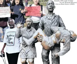  ?? PICTURE: BONGIWE MCHUNU/ AFRICAN NEWS AGENCY (ANA) ?? LEGACY: Sam Nzima, legendary photograph­er, at home in Liliesdale, Mpumalanga, says he was very proud when a Zimbabwean artist presented him with this sculpture depicting his famous picture of a dying Hector Pieterson during the Soweto 1976 June 16 riots.