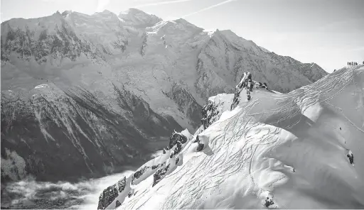  ?? — Gambar AFP ?? CURAM: Gambar fail dirakam pada 5 Februari 2016 menunjukka­n kawasan pergununga­n Mont Blanc di Chamonix, Perancis.