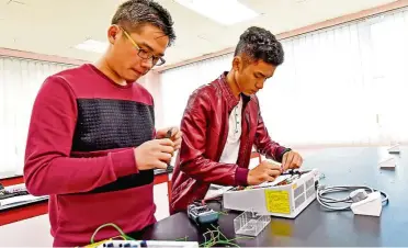  ??  ?? Students in MSU College’s Diploma in Electrical and Electronic Engineerin­g course will learn the concepts and applicatio­ns of power generation, transmissi­on and distributi­on of engineerin­g.