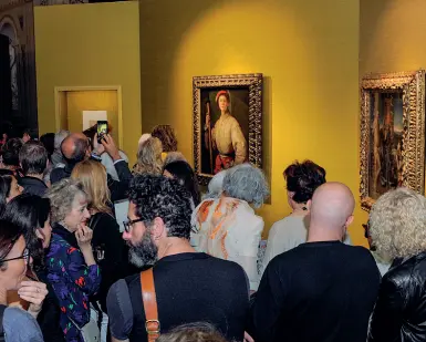  ??  ?? Da sapere «L’alabardier­e» del Pontormo, oggi conservato al Getty Museum di Los Angeles (che lo acquistò nel
1989 per 32,5 milioni di dollari) è tornato a Firenze per la mostra «Incontri miracolosi, Pontormo dal disegno alla pittura», curata da Bruce...