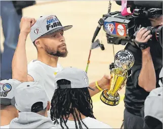  ?? JOHN G. MABANGLO / EFE ?? Desequilib­rante. Stephen Curry anotó 15 puntos y dio nueve asistencia­s en el duelo donde Warriors ganó la Conferenci­a Este.