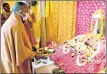  ??  ?? UP CM Yogi Adityanath offers prayer at Ram Lala Temple, in Ayodhya.