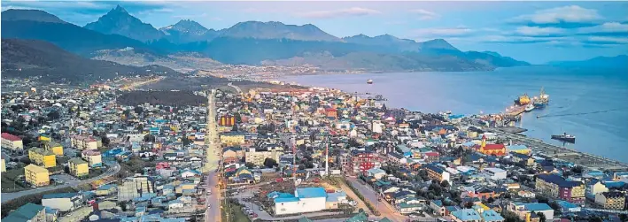  ?? ?? Ushuaia. Una vista de la capital de Tierra del Fuego, ciudad que pasó de tener 59.956 habitantes a 82.615, de acuerdo con los datos del censo 2022 difundidos hasta ahora.