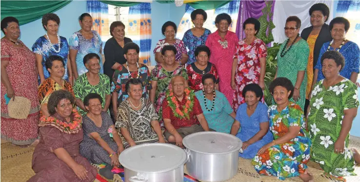  ?? Photo: Simione Haravanua ?? Permanent Secretary for Women, Children and Poverty Alleviatio­n Dr Josefa Koroivueta with the women from Sawani Village on November 12, 2018.