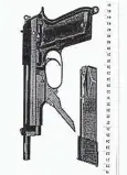  ??  ?? Eine der Tatwaffen: Eine italienisc­he Beretta, Modell 93R.