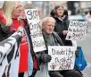  ?? TORSTAR FILE PHOTO ?? Members of ACORN demonstrat­e against inadequate social assistance rates. Tamra Smith agrees.