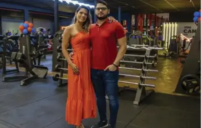  ?? ?? Erika e Sérgio Leão na inauguraçã­o da Skyfit Academia, a rede de Lucas Lucco