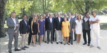  ?? (Photos Frank Muller) ?? Les représenta­nts de plusieurs grands groupes français ou étrangers ont participé au lancement de la campagne « Des Fleurs pour les abeilles » en présence du prince Albert II.