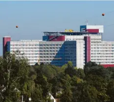  ?? Foto: Marcus Merk ?? Am Klinikum Augsburg stehen die Zeichen auf Streik: 93 Prozent der bei der Gewerkscha­ft Verdi organisier­ten Beschäftig­ten haben dafür gestimmt.