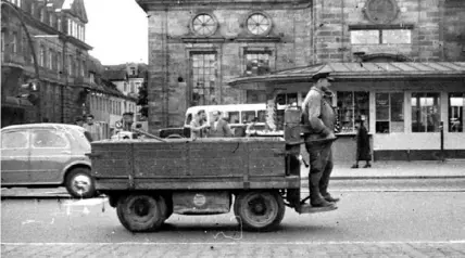  ?? ?? An electric cart Peter Longini photograph­ed in Germany in 1957.