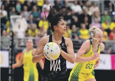  ?? PHOTOSPORT ?? Poi in action during her last appearance for the Silver Ferns, against Australia on the Gold Coast in October 2022.