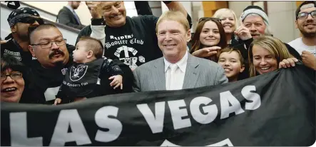  ?? AP PHOTO ?? Mark Davis does not necessaril­y have the votes from other owners to move the Raiders to Las Vegas.