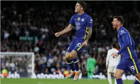  ?? Smith/Action Images/Reuters ?? ▲ Christian Pulisic celebrates scoring the second goal with Mason Mount. Photograph: Lee