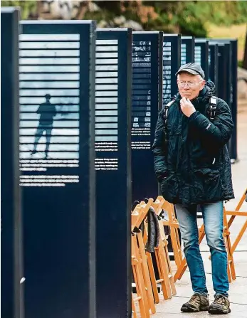  ?? Foto: Michal Šula, MAFRA ?? Venkovní panely i multimediá­lní expozice uvnitř někdejšího Stalinova pomníku na Letné se staly dějištěm výstavy Paměť národa.