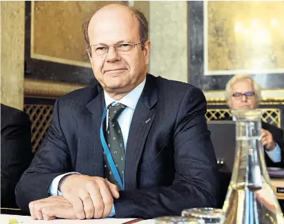  ??  ?? Der Vizegouver­neur der Nationalba­nk, Andreas Ittner, hier vor dem Hypo-U-Ausschuss. Die Minireform der Aufsicht zeigt in seinen Augen, dass die Politik „den Weg des geringsten Widerstand­s ging“.