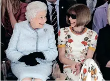  ?? ?? BRITAIN’S Queen Elizabeth sits next to fashion editor Anna Wintour at Richard Quinn’s show. | AP