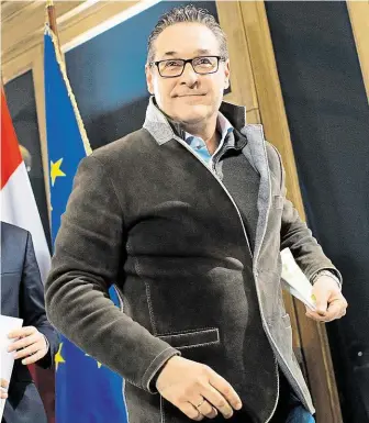  ?? Strache díky funkci vicekanclé­ře konečně vystoupil ze stínu svého předchůdce Jörga Haidera FOTO ČTK/ AP ?? Lídr FPÖ