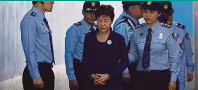  ?? REUTERS PIC ?? Ousted South Korean leader Park Geun-hye arriving at court in Seoul yesterday.