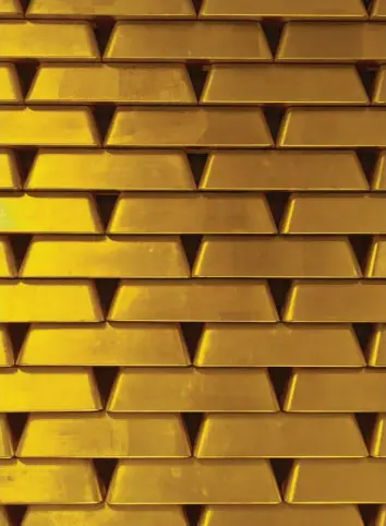  ??  ?? Der Goldfinger‰Fall hat ein heftiges Nachspiel: Die ehemaligen Angeklagte­n wollen vom Freistaat eine gewaltige Summe Geld zu‰ rück. Symbolfoto: Alexander Kaya