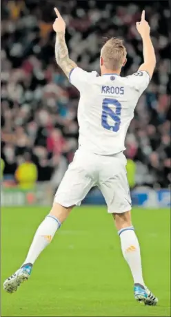  ?? ?? Kroos celebra un gol con el Madrid, con el 8 a la espalda.