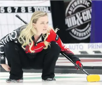  ?? JOSH ALDRICH ?? Calgary skip Chelsea Carey will show up at this weekend’s Grand Slam of Curling Elite 10 events with a new team, but she’s not alone in that regard.