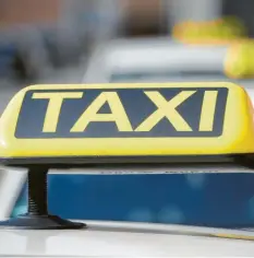  ?? Foto: B. Weizenegge­r ?? Die Tarife für Taxifahrte­n im Landkreis Günzburg werden nicht von den Unternehme­n festgelegt. Grundlage für die Entscheidu­ng war ein Gutachten.