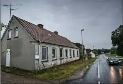  ?? FOTO: CLAUS BONNERUP ?? Det er i gamle huse som dette på Hobro Landevej i Tjele ved Viborg, hvor der er bordeldrif­t. Det vides ikke, om der stadig er bordeldrif­t i denne ejendom.