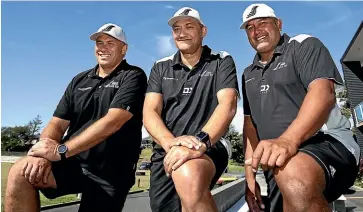  ?? ANDY JACKSON/STUFF ?? Bevan Matene, Alf Robson and Jarrad Martin are part of the Junior Black Sox coaching team and are convinced the team will win the world championsh­ip this year.