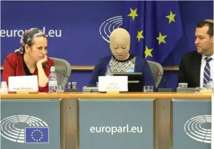  ?? (Benjamin Pataki) ?? AYALA SHAPIRA tells her harrowing story as her mother, Ruth, and Samaria Regional Council head Yossi Dagan look on during an event in Brussels on Tuesday.