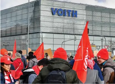  ?? Foto: imago images/Nordphoto ?? Vor Corona demonstrie­rten noch über 1000 Menschen gegen die geplante Voith-Schließung.