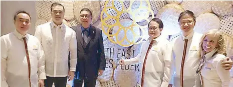 ??  ?? POC president Ricky Vargas and PSC chairman Butch Ramirez, co-vice chairs of the Philippine Southeast Asian Games Organizing Committee, stand by the SEAG Federation symbol with (from left) POC chairman Rep. Bambol Tolentino, 2019 SEAG Philippine chef...