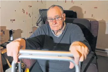  ?? ?? STUCK AT HOME: Fred Elliott, 80, after the Christmas theft. Picture by Gareth Jennings.