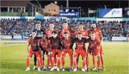  ?? AP ?? Keylor Navas, junto a un cuadro alternativ­o del Real Madrid para el partido de ida ante el Melilla, en la Copa del Rey, donde debutó el técnico interino Santiago Solari. Los merengues ganaron 4 a 0.