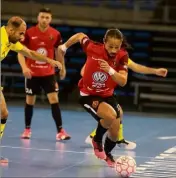  ?? (Photo Laurent Martinat) ?? Intenable, Nito a mené le Toulon Élite futsal vers la victoire.