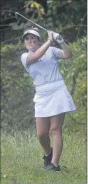  ?? PETE BANNAN — MEDIANEWS GROUP ?? Unionville’s Mary Dunigan chips out of the rough on the 10th fairway after taking a penalty drop due to hitting a ball out of bounds. Dunigan recovered to finish second for the second straight year.