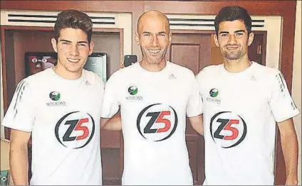  ?? FOTO: INSTAGRAM ZIDANE ?? Zidane, junto a Luca (izquierda) y Enzo (derecha) Ambos están con el primer equipo por tierras norteameri­canas